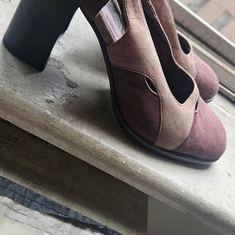 Women's Two-Tone Suede Block Heel Pumps - Mauve/Taupe